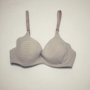Barely There Intimates & Sleepwear - Barely There Nude Bra Barely There Intimates & Sleepwear - Barely There Nude Bra